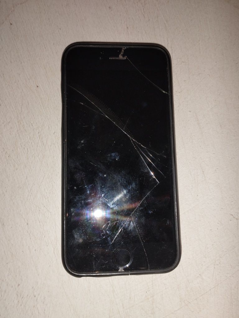 Iphone 6 не включается