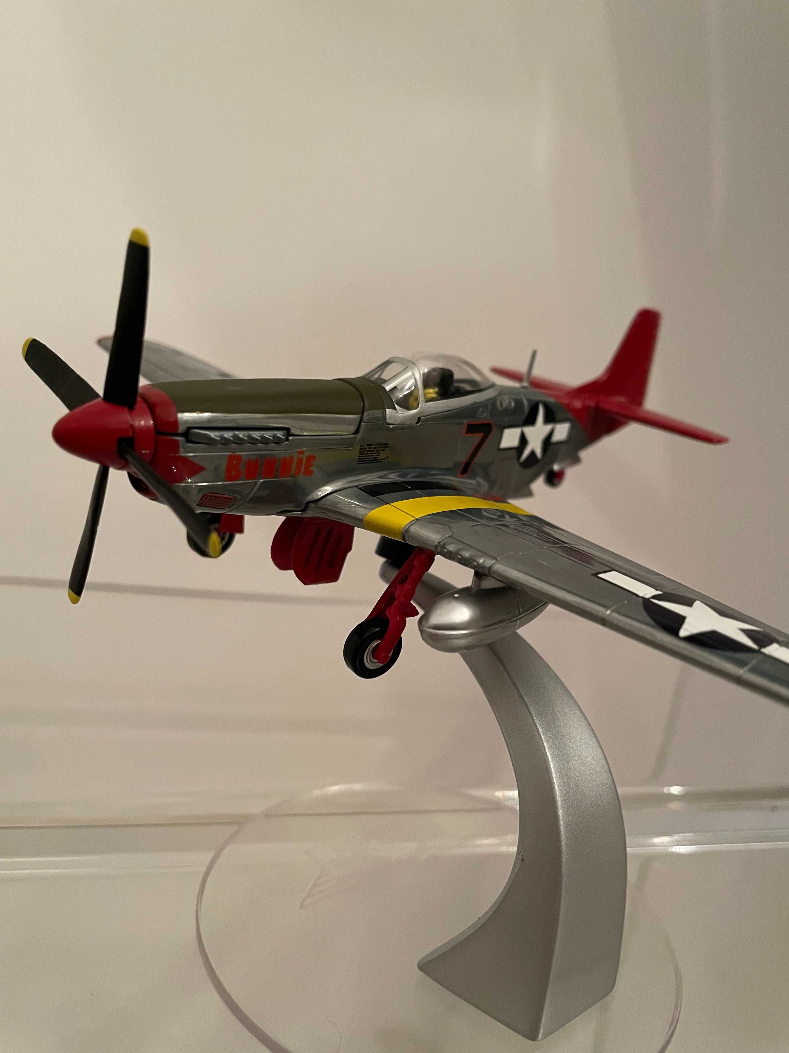 Corgi  Collector Series AA32203 North American P-51D Mustang