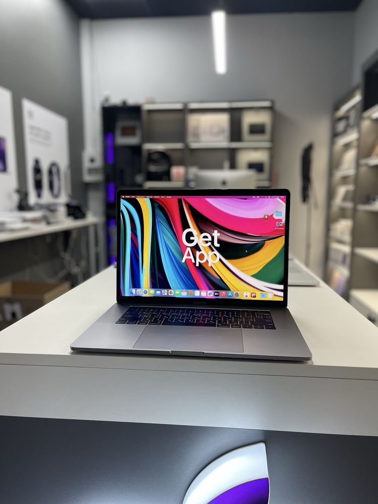 Ноутбук MacBook Pro 15” 2019 i7 16 ОЗУ, 256 SSD стан  8.5/10 #69609