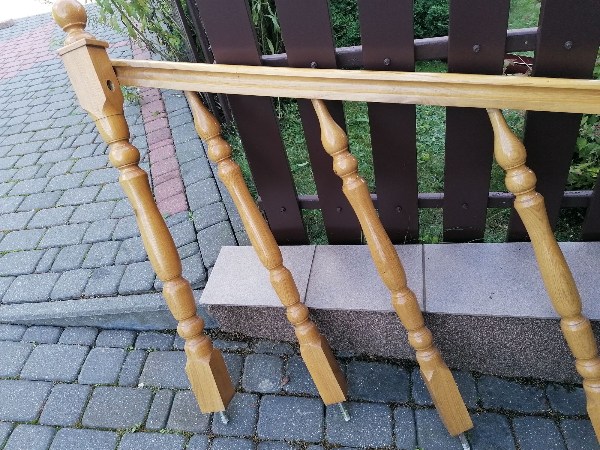 Poręcz drewniana dębowa tralki na schody balustrada