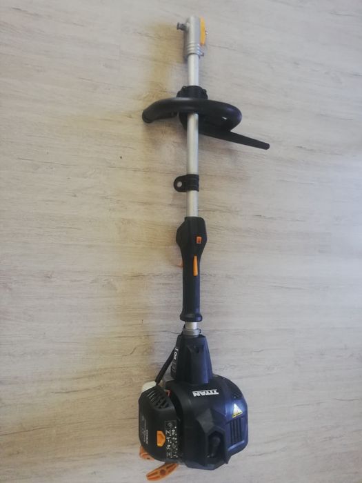 Podkaszarka spalinowa Titan.