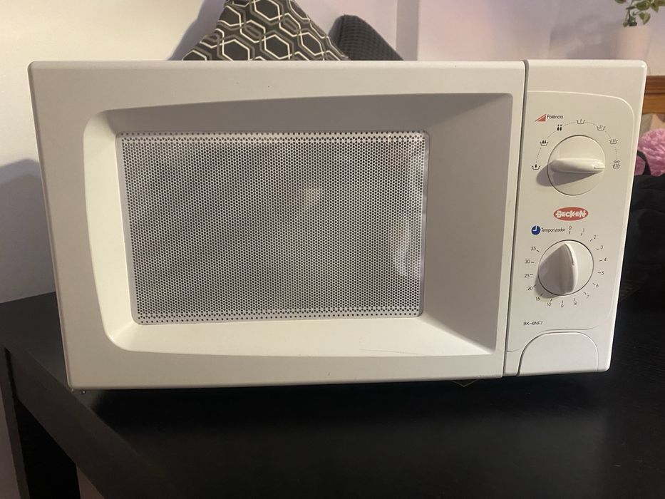 Maquina de Lavar Loiça Indesit e Microondas