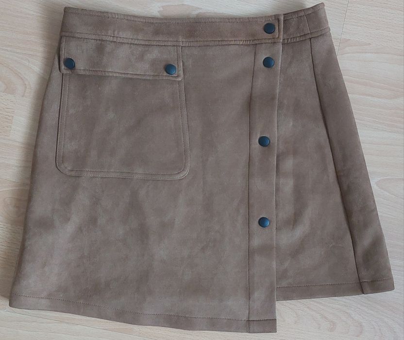 Spódniczka zamszowa Reserved