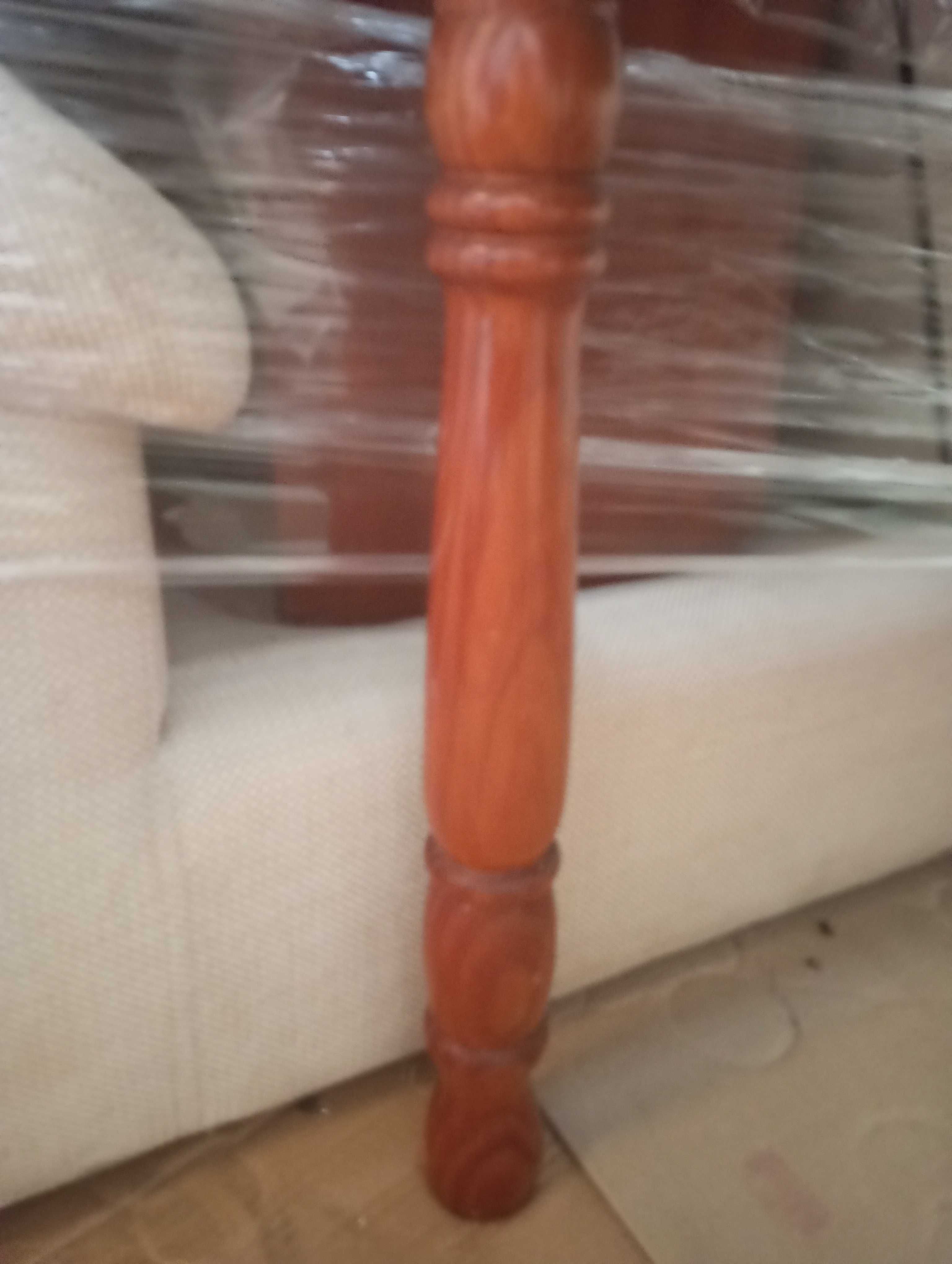 Mesa e cadeiras rústicas pura madeira em muito bom estado