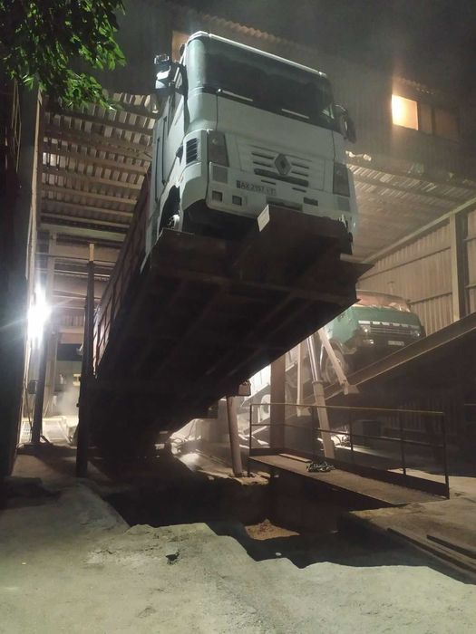 Рено магнум + прицеп