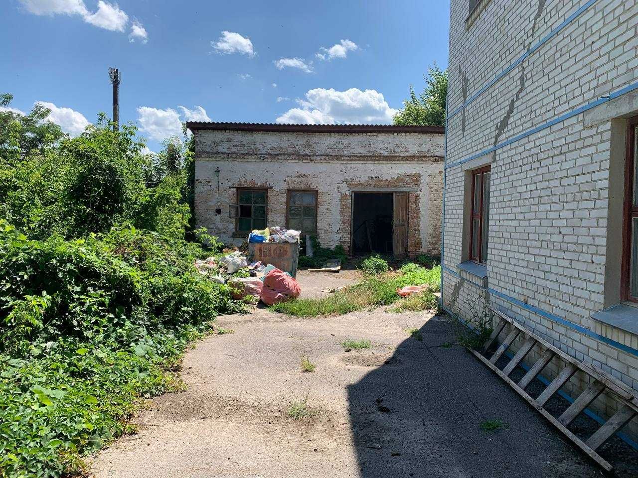 Будівля 884.6 м2, Переяслав-Хмельницький, вул. Б. Хмельницького, 49