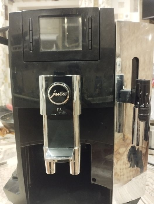 Кавоварка юра е 8