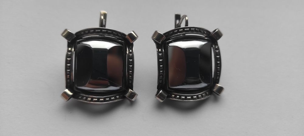 Сережки із срібла з гематитом.