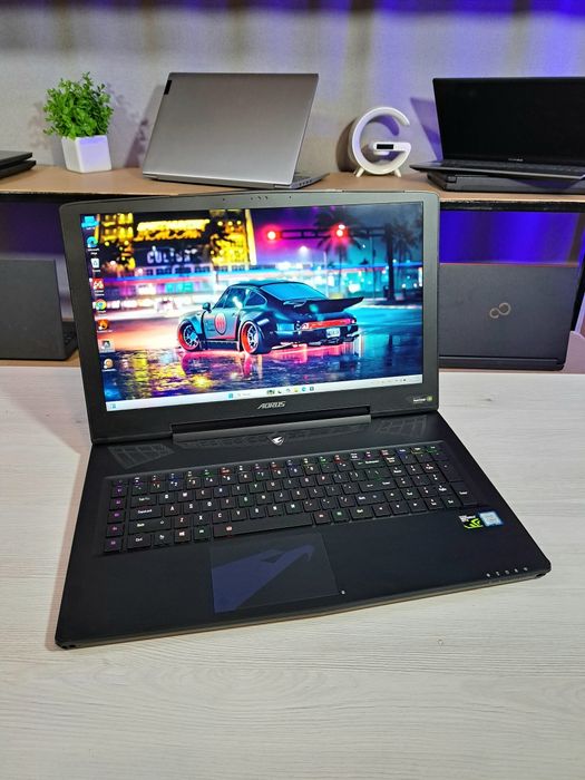 Ноутбук Gigabyte Aorus/i7-7820HQ/32 Gb/512 Gb/GeForce GTX 1070 8Gb
