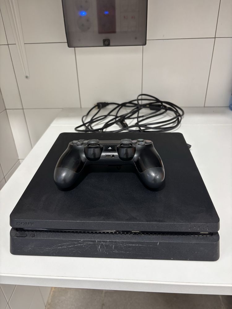 Playstation 4 em otimo estado!!