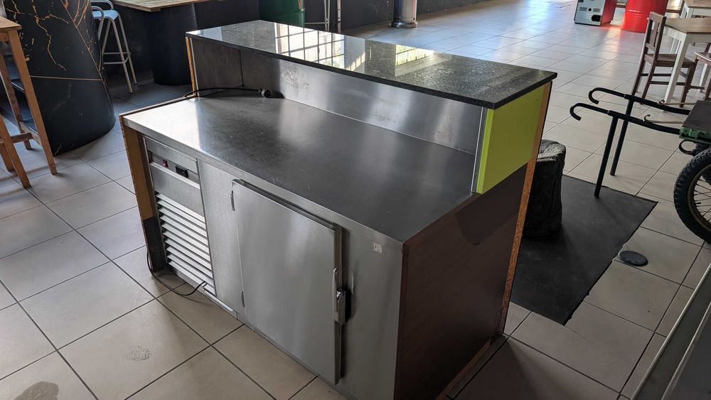 Balcão Refrigerado em Inox e com interior de Inox