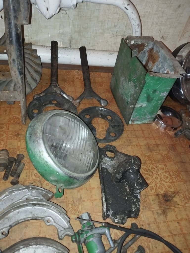 Продам запчасти на муравей.