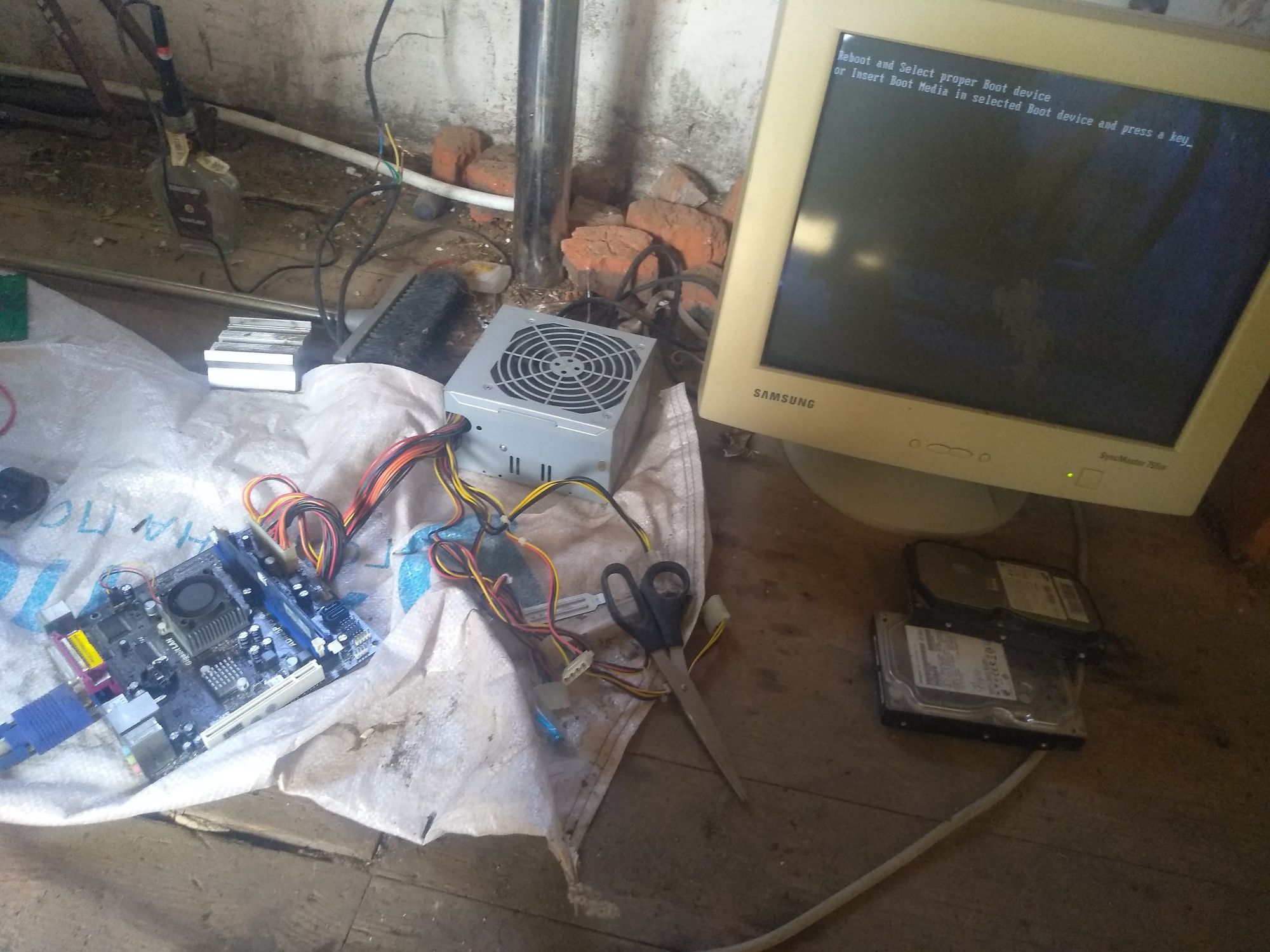 Матeринские платы mini-itx и одна 775