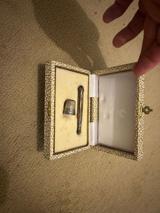 Pequena caixa de costura