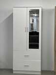 Roupeiro branco de duas portas