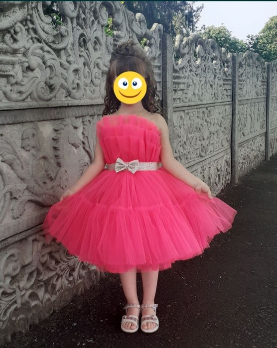 Святкова сукня для дівчинки