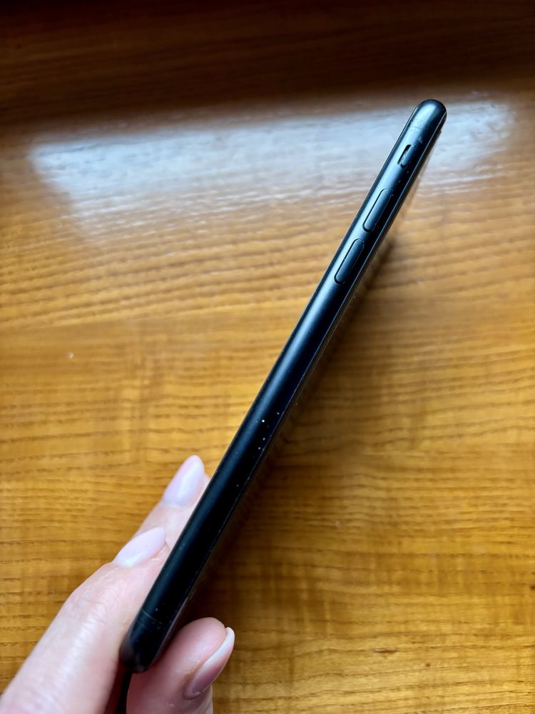 iPhone SE 128 GB w świetnym stanie