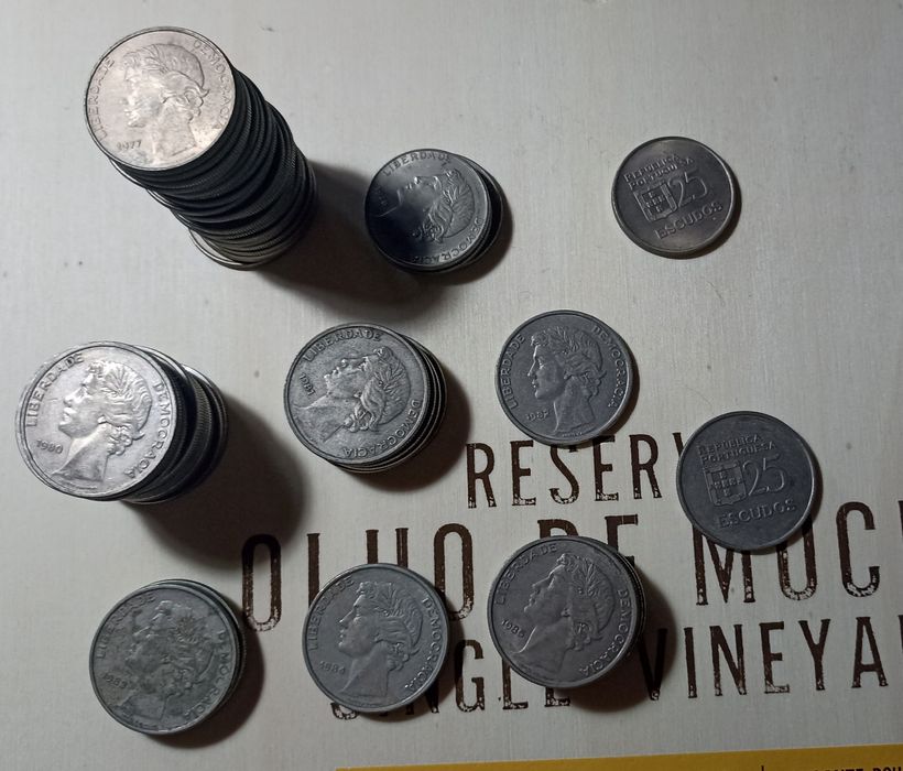 Moedas de 25$00 (patina original)