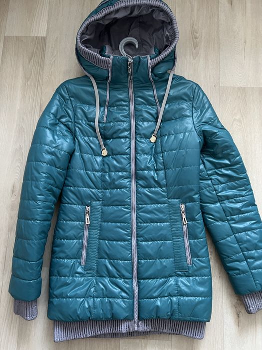 Осіння куртка жіноча