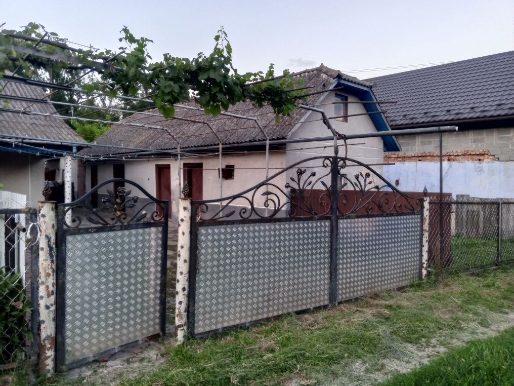 Продається будинок.Для тих хто цінує тишину і природу.