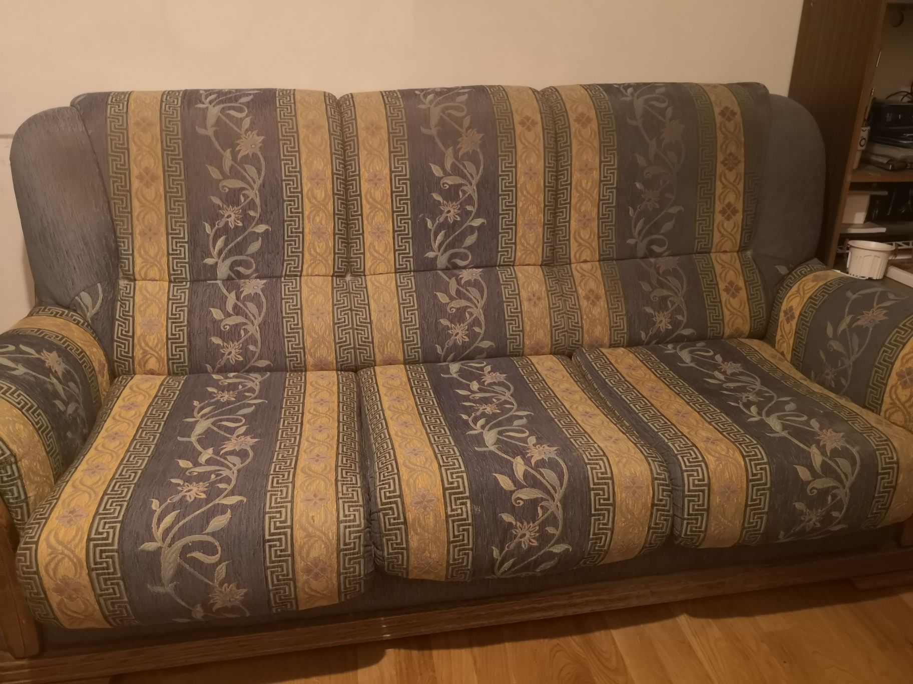 Sofa i dwa fotele