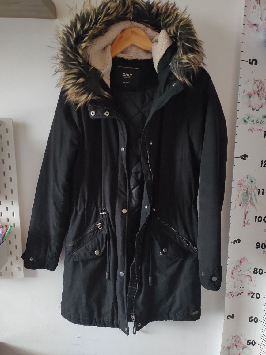 Ocieplana, czarna kurtka parka Only, rozm S/36, stan bdb