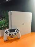 PlayStation 4 Slim 500 GB  у білому кольорі - 12 місяців гарантії