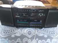 Dwukasetowy radio-magnetofon z epoki PRLu