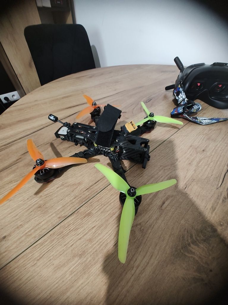 Dron DJI FPV+ Gogle v2 + Apex5