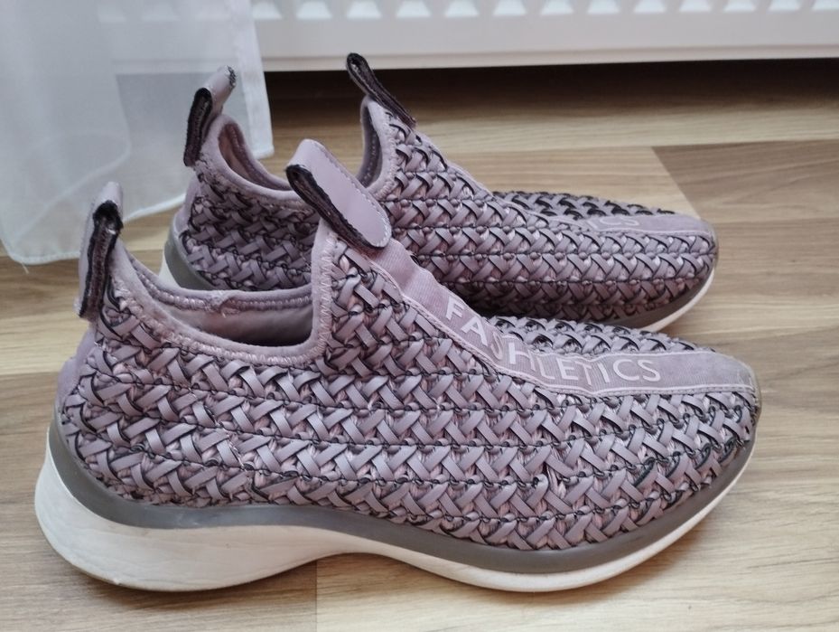 Кроссовки кросівки 41 р BY Tomaris