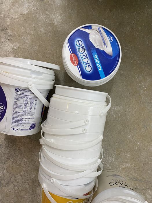 Potes em plastico duro