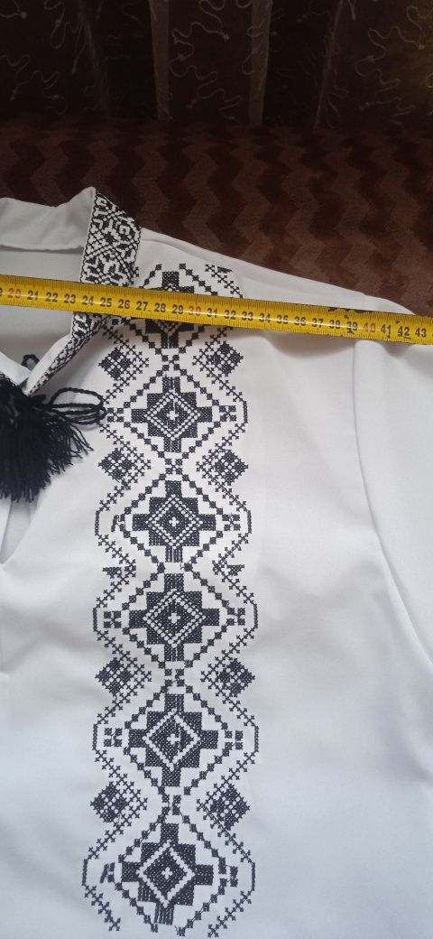 Продам ,гарну вишиванку