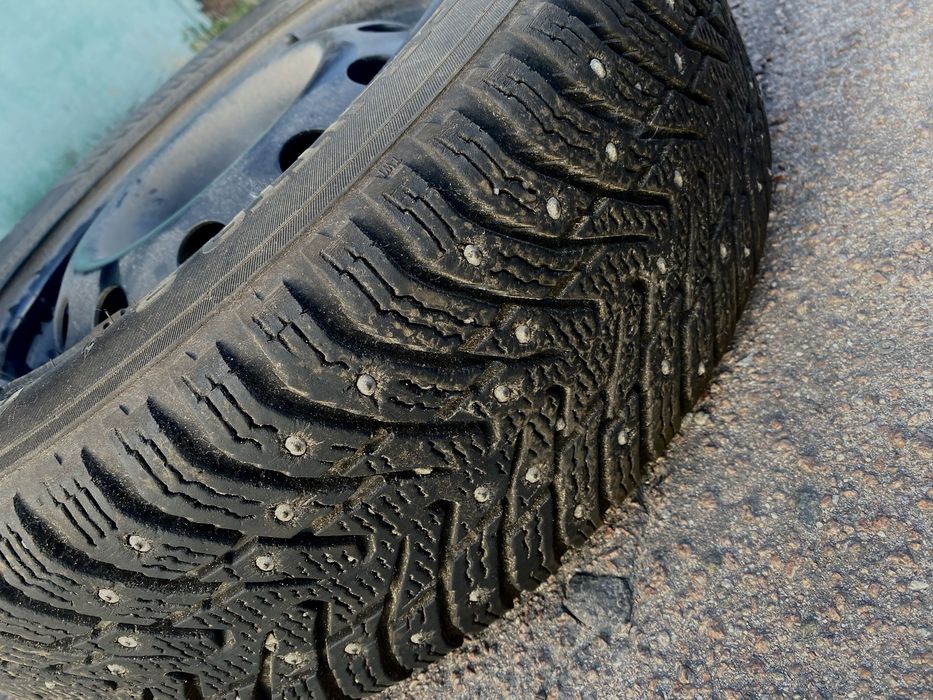 Зимові колеса Nokian Hakkapeliitta 8 185/65 R14 90T XL з диском