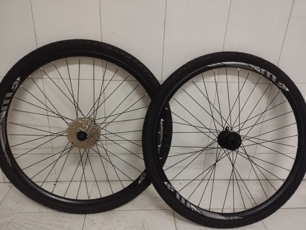Rodas de bicicleta novas