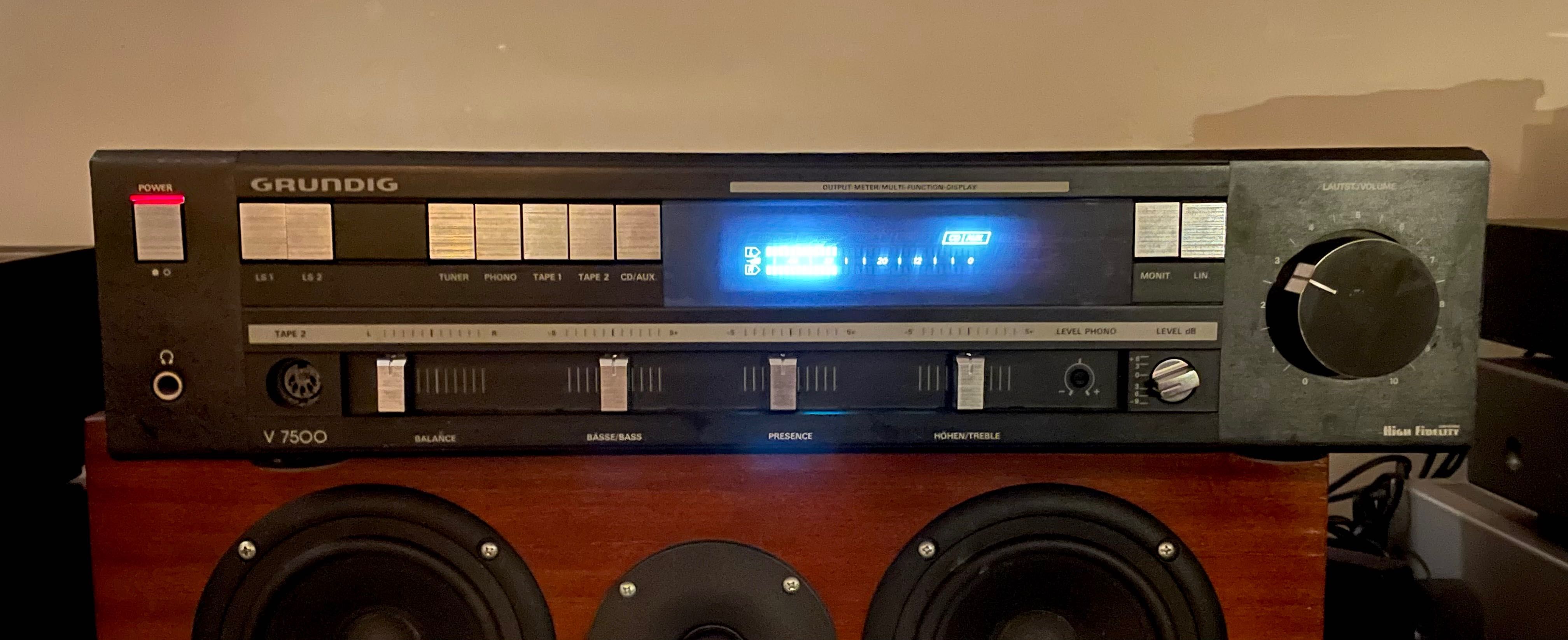 Grundig V7500 najwyzszy model w serii potężne cieple brzmienie vintage