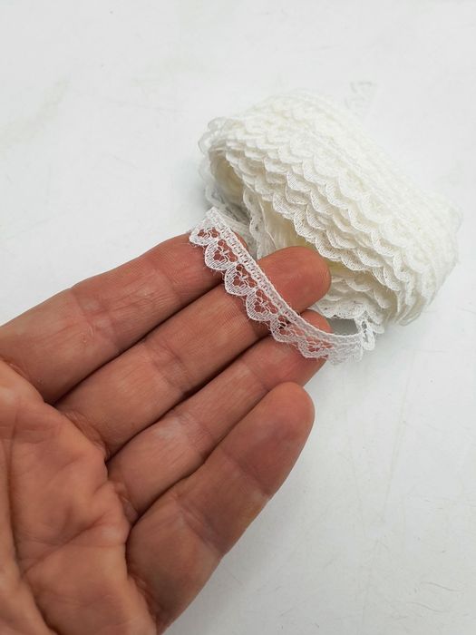 Koronka biała kupon 10 m.x 1 cm.