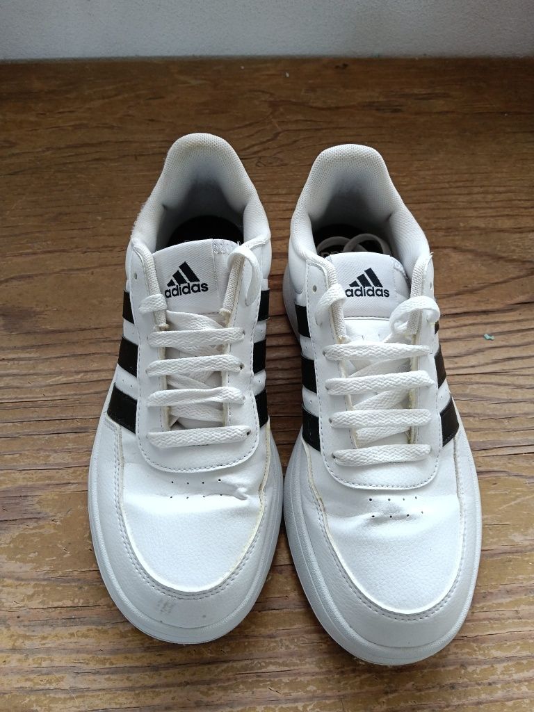 Sapatilhas adidas tamanho 41
