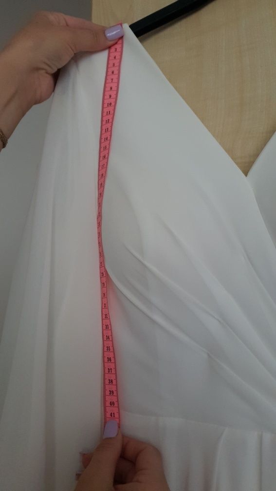 Весільна сукня з рукавами