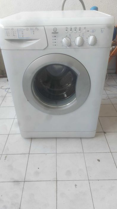 Máquina de Lavar Roupa Zanussi