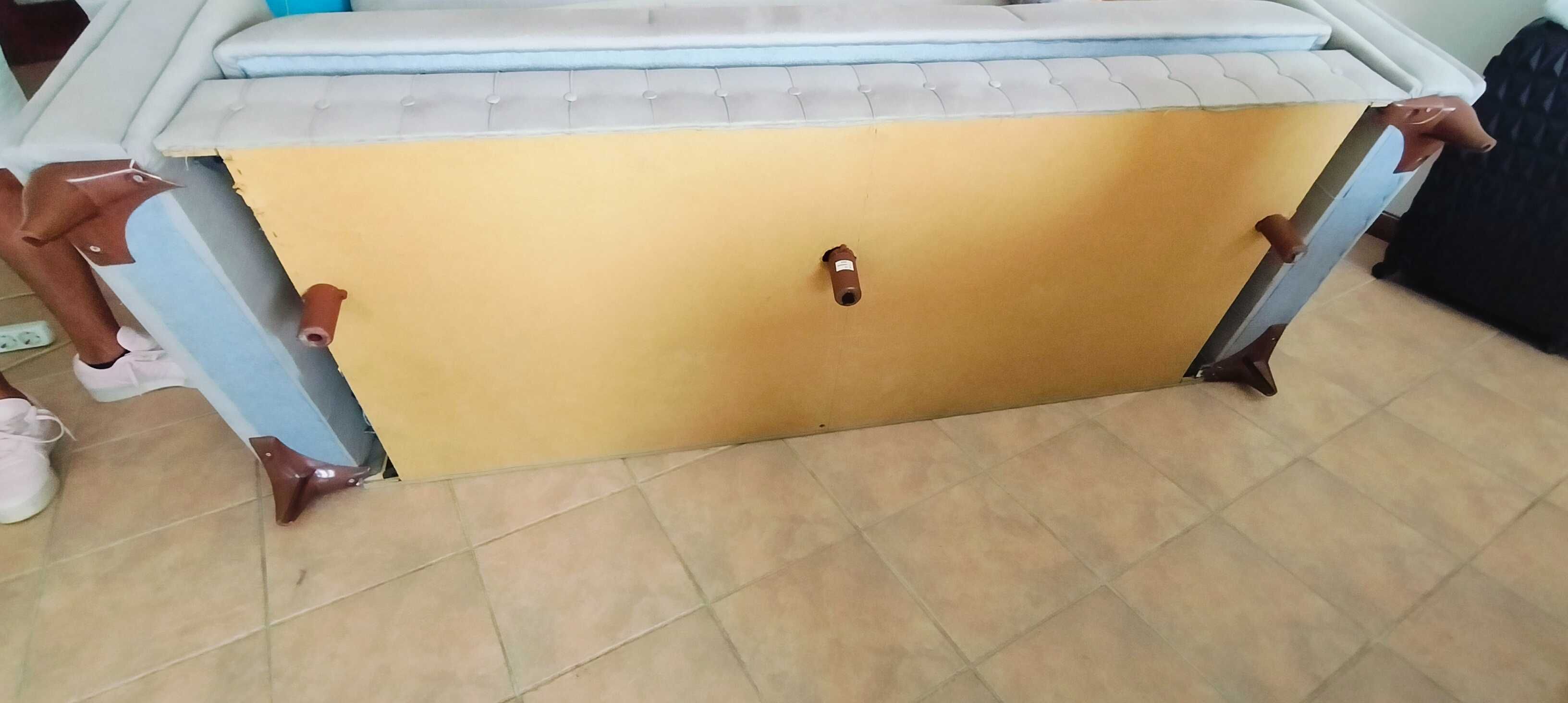 Sofá vintage em bom estado