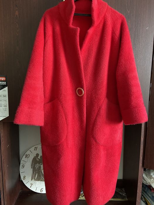Альпака пальто яскравого кольору