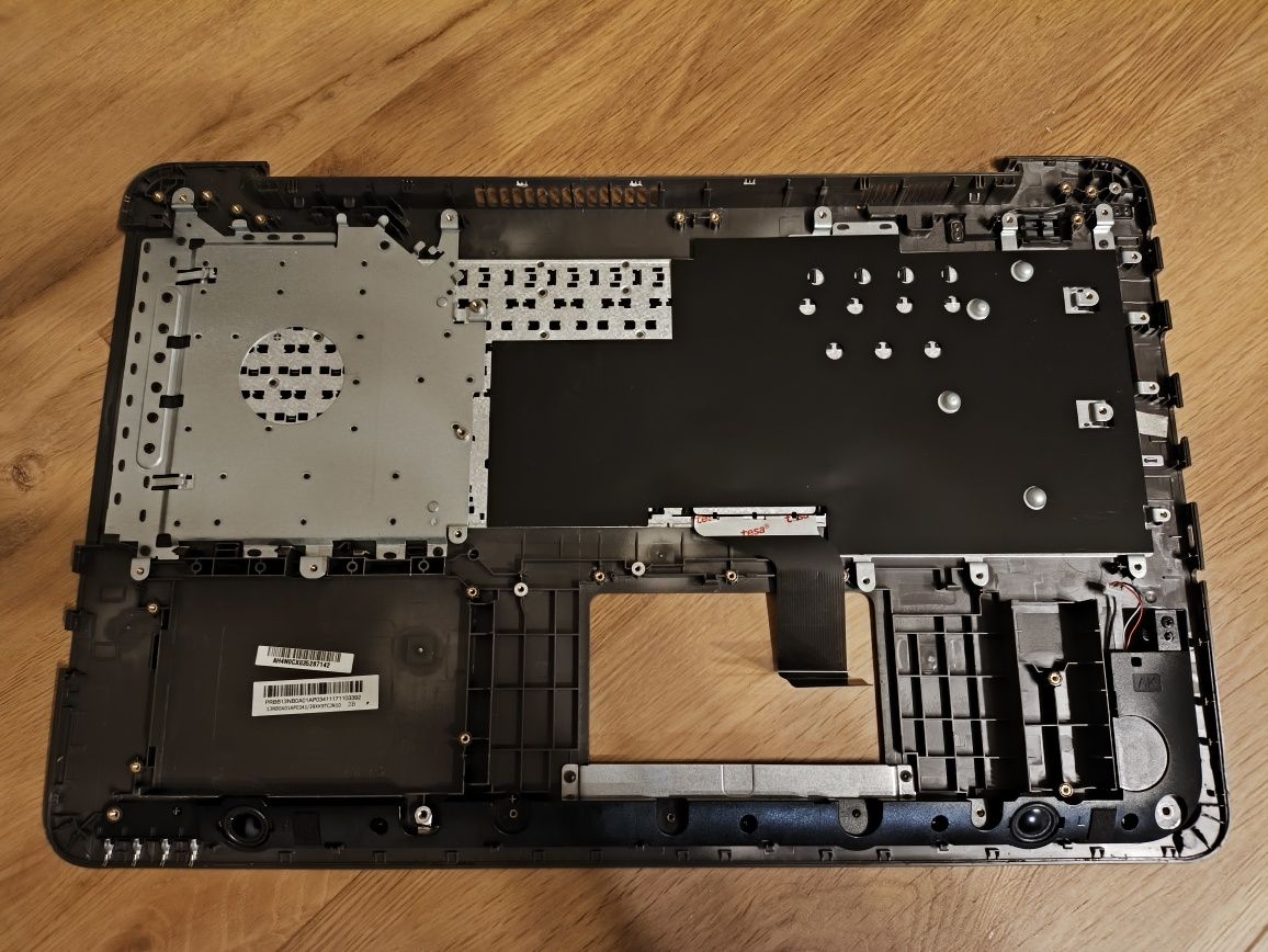 Palmrest Asus F756U obudowa górna 100% sprawna
