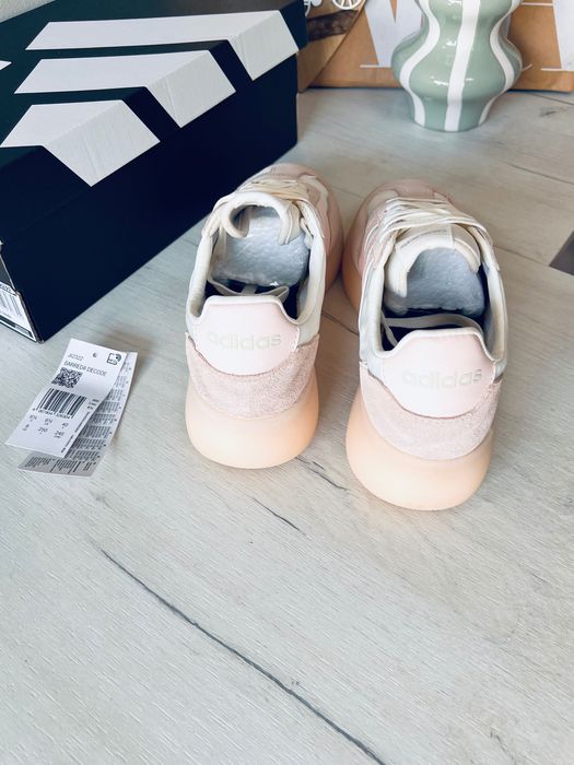 Adidas  оригінал 40 розмір