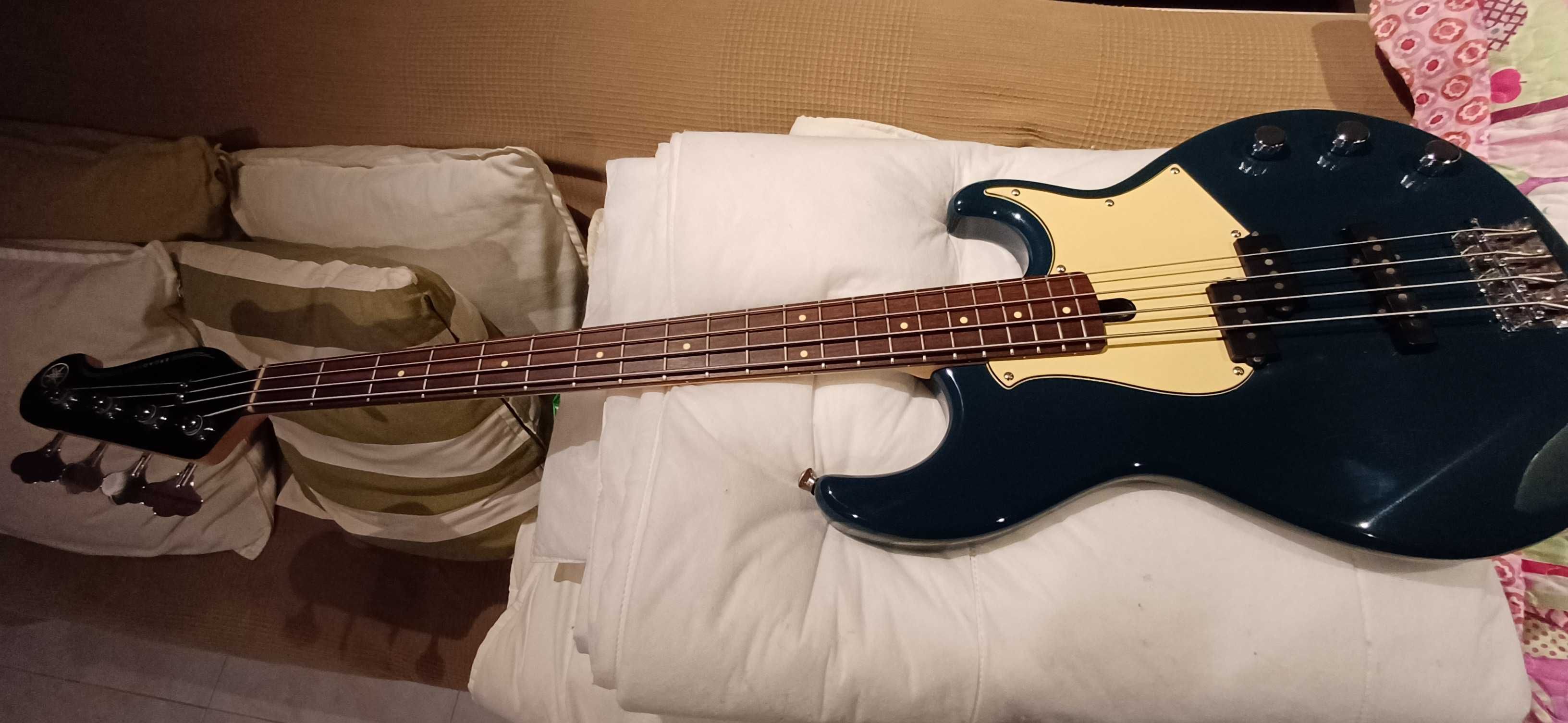 Baixo yamaha bb434