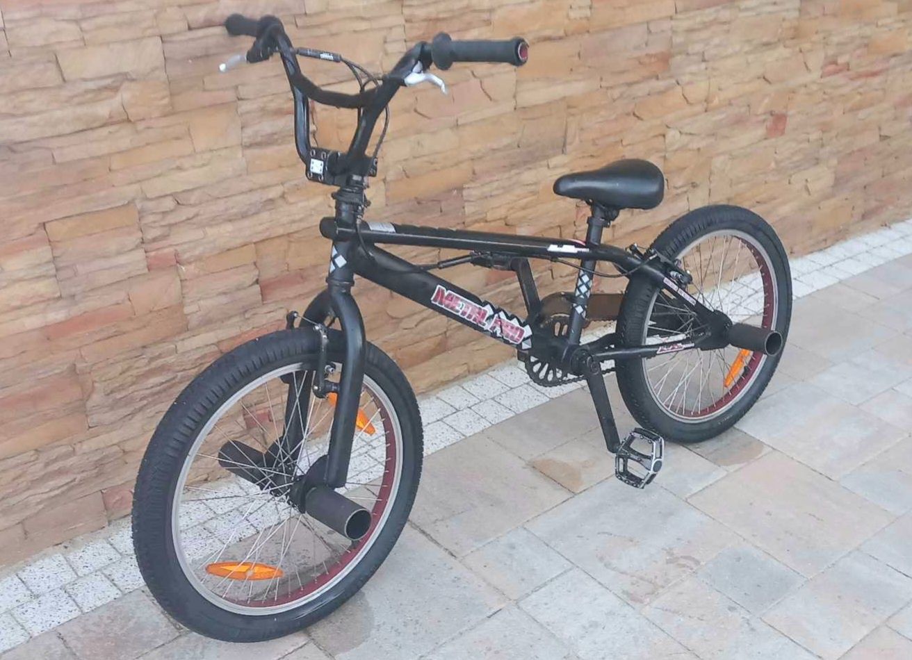 Czarny Rower  BMX  wyczynowy  koła 20 cali