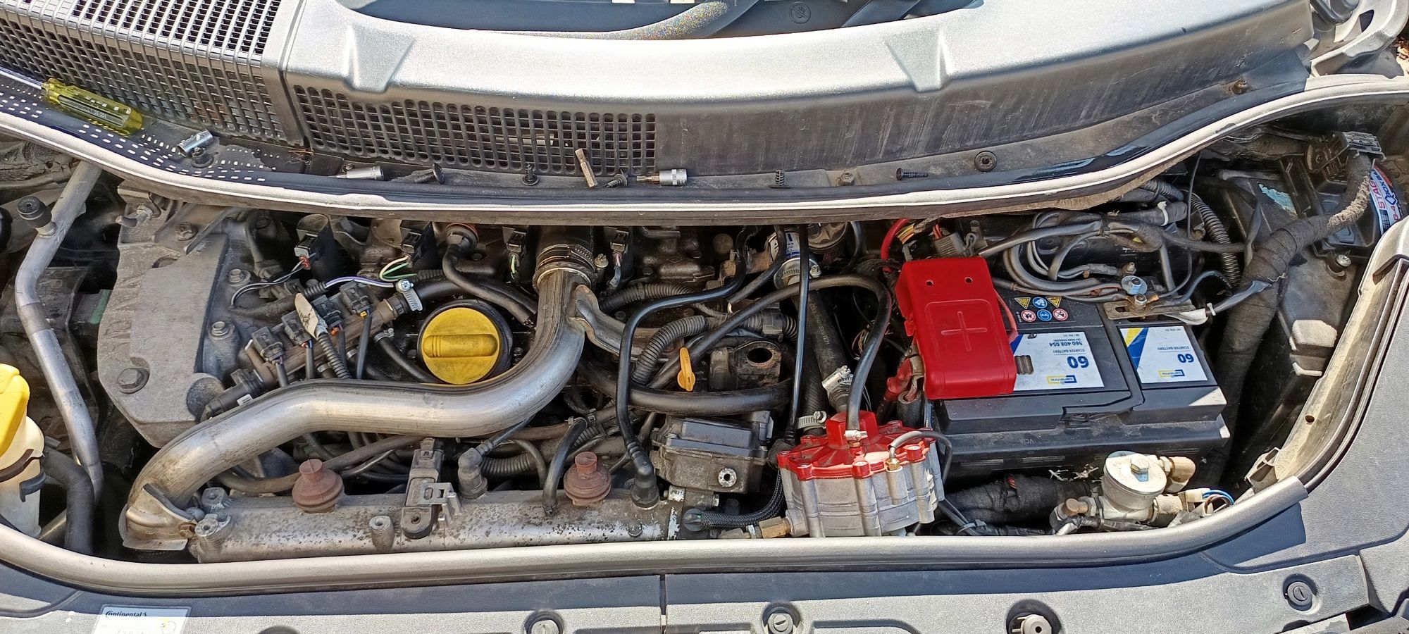 Grand Scenik 7 osobowy  2.0 Turbo LPG