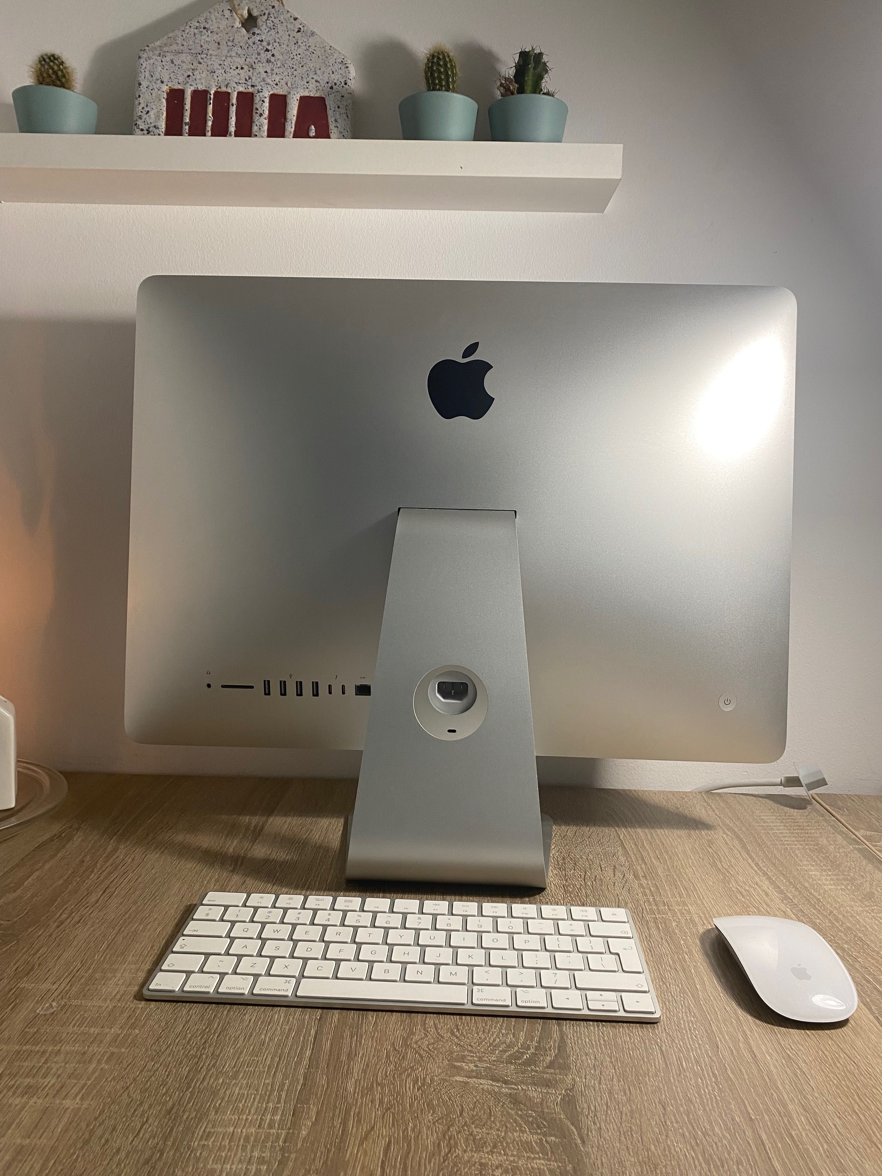 iMac Catalina 21.5(2017)1 TB 8GB RAM + klawiatura apple i mysz apple