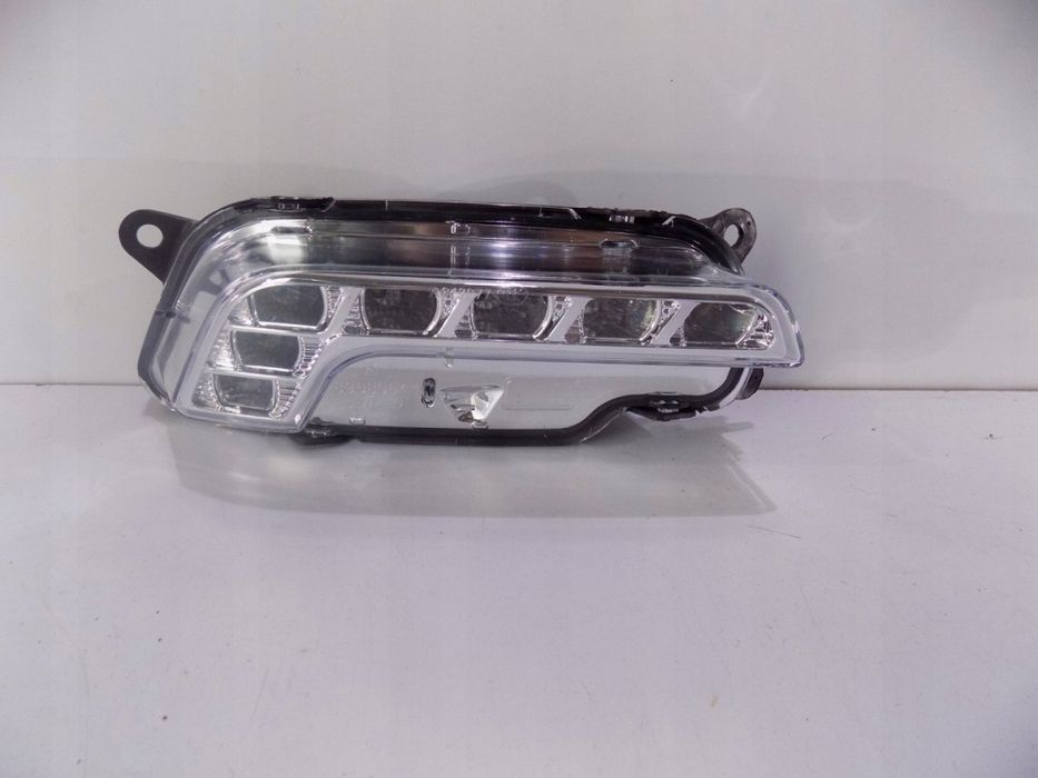 Mercedes E W212 W207 lampa / halogen Led R - 0744