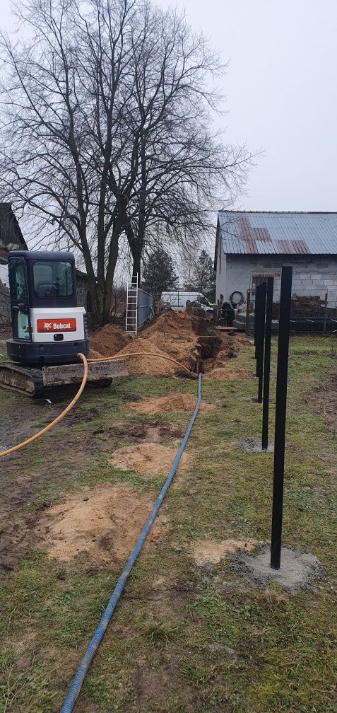 Usługi mini koparką z młotem