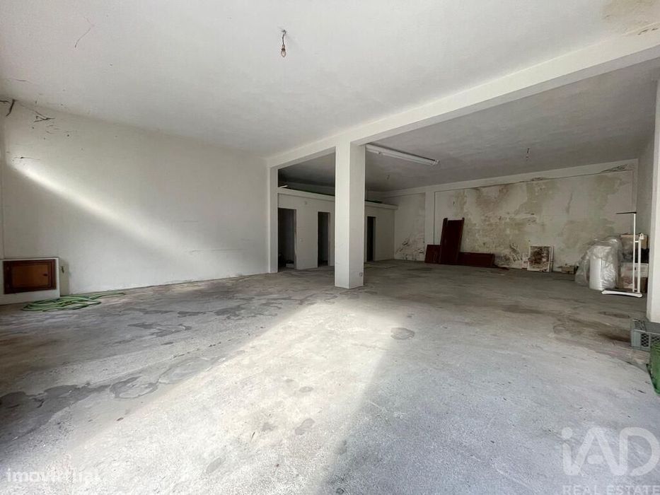 Parque de Estacionamento / Garagem / Box em Barcelos, Vila Boa e Vila